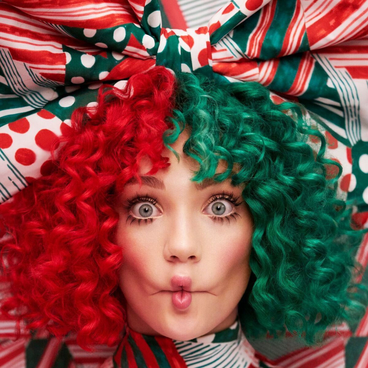 Sia – Everyday Is Christmas (CD) Sia – Everyday Is Christmas (CD)Everyday Is Christmas – рождественский альбом с десятью оригинальными песнями австралийской певицы Sia.<br>