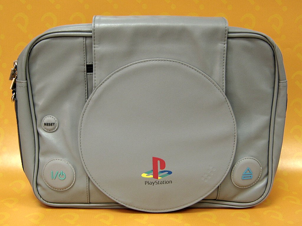 

Сумка Playstation. Shaped Messenger Bag