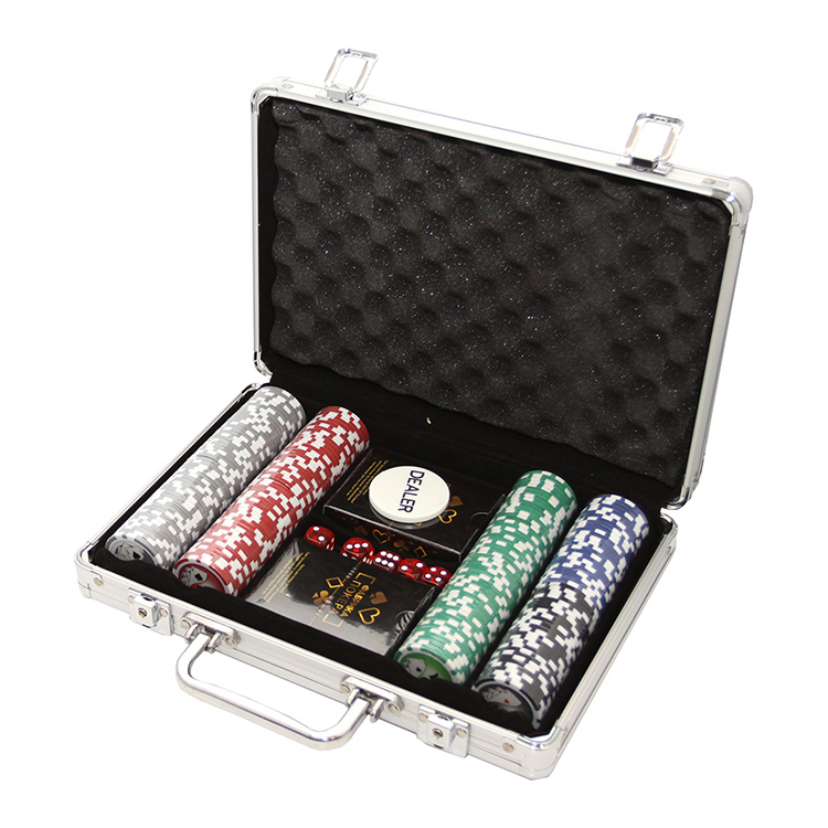 Фото - Набор для покера Фабрика покера (200 фишек) набор для покера фабрика покера в серебристом кейсе 500 фишек с номиналом