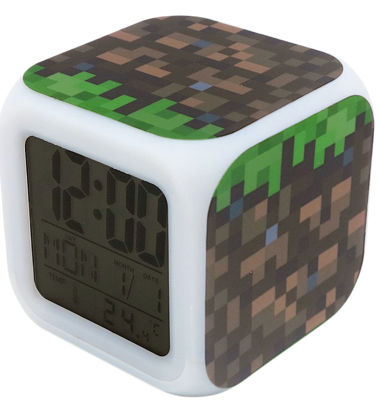 Часы-будильник Minecraft: Блок земли (пиксельные с подсветкой) от 1С Интерес