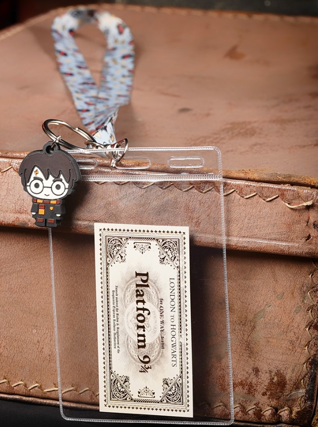 

Держатель для бейджа Harry Potter: Hogwarts Express Pattern + брелок Harry Potter