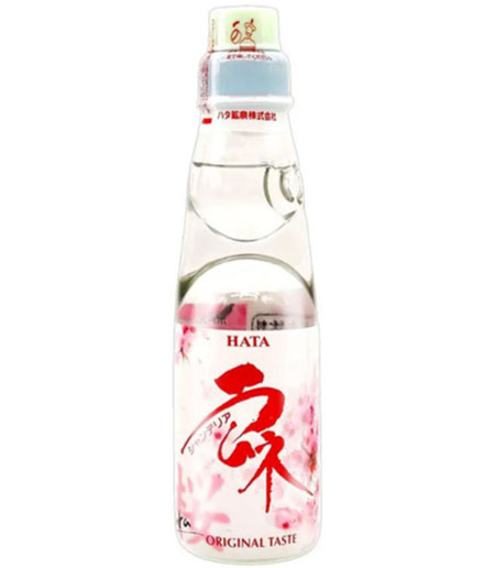 цена Напиток газированный Ramune Сакура (200 мл)