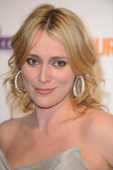   (Keeley Hawes)