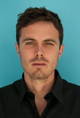   (Casey Affleck)