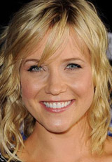   (Jessy Schram)