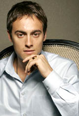   (Stuart Townsend)