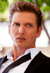   (Barry Pepper)