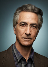   (David Strathairn)