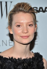   (Mia Wasikowska)