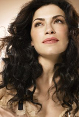   (Julianna Margulies)