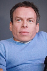   (Warwick Davis)