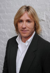   (Ron Eldard)