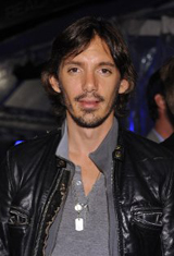   (Lukas Haas)