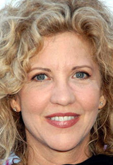   (Nancy Allen)