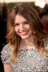   (Hannah Murray)