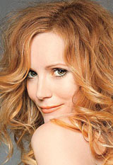   (Leslie Mann)