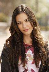   (Odette Annable)