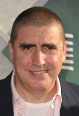   (Alfred Molina)