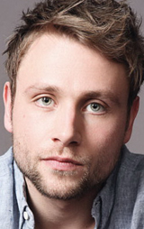   (Max Riemelt)