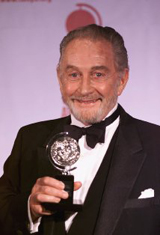   (Roy Dotrice)