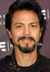   (Benjamin Bratt)