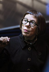   (Linda Hunt)