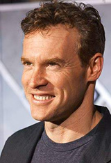   (Tate Donovan)