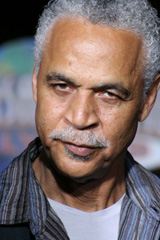   (Ron Glass)