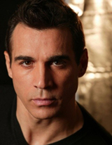   (Adrian Paul)