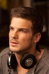 Рик Маламбри (Rick Malambri) Рик Маламбри (Rick Malambri)