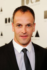    (Jonny Lee Miller)