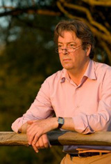   (Roger Allam)