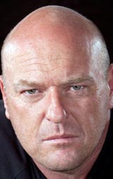   (Dean Norris)