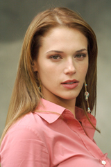   (Amanda Righetti)