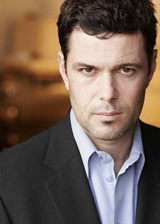   (Carlos Bernard)