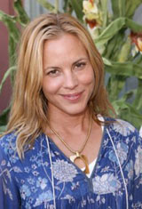   (Maria Bello)