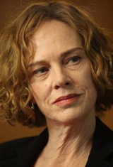   (Judy Davis)