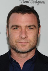   (Liev Schreiber)