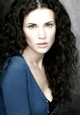   (Laura Mennell)