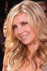   (Sarah Chalke)