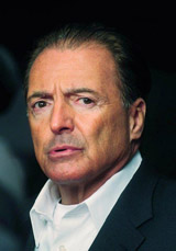   (Armand Assante)