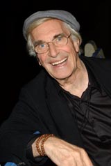   (Martin Landau)