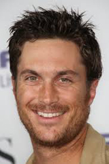   (Oliver Hudson)