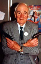 Десмонд Ллевелин (Desmond Llewelyn) Десмонд Ллевелин (Desmond Llewelyn)