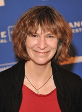   (Amanda Plummer)