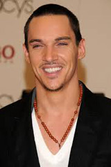 Джонатан Рис-Майерс (Jonathan Rhys-Meyers) Джонатан Рис-Майерс (Jonathan Rhys-Meyers)