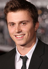   (Kenny Wormald)