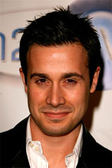  -. (Freddie Prinze Jr.)