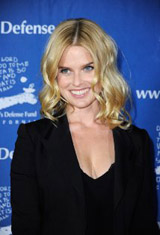   (Alice Eve)