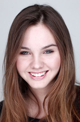   (Liana Liberato)